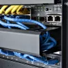 StarTech.com Horizontales 1U Server-Rack-Kabelmanagement-Fingerkanal mit Abdeckung – 19 Zoll Netzwerk-Rack-Kabelkanal-Verkleidungspanel – geschlitzter Kabelkanal