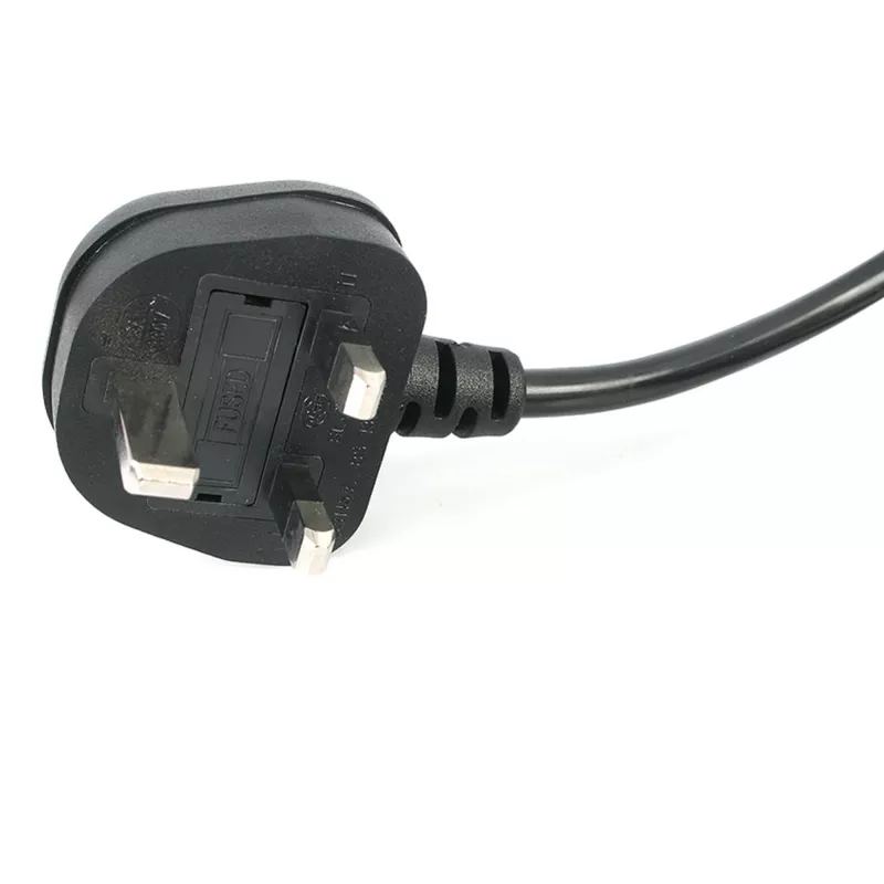 StarTech.com 3ft (1m) UK Laptop-Netzkabel, BS 1363 auf C7, 2,5A 250V, 18AWG, Schwarz, UK Laptop-Ersatzkabel, Drucker-Netzkabel, AC Laptop-Ladekabel, Laptop-Netzteilkabel