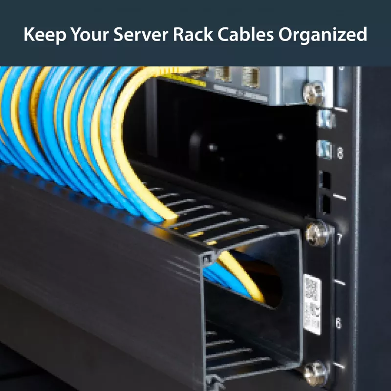 StarTech.com Horizontales 2U-Serverrack-Kabelmanagement-Fingerkanal mit Abdeckung – 19-Zoll-Netzwerkrack-Kabelkanalplatte – Geschlitzter Kabelkanal