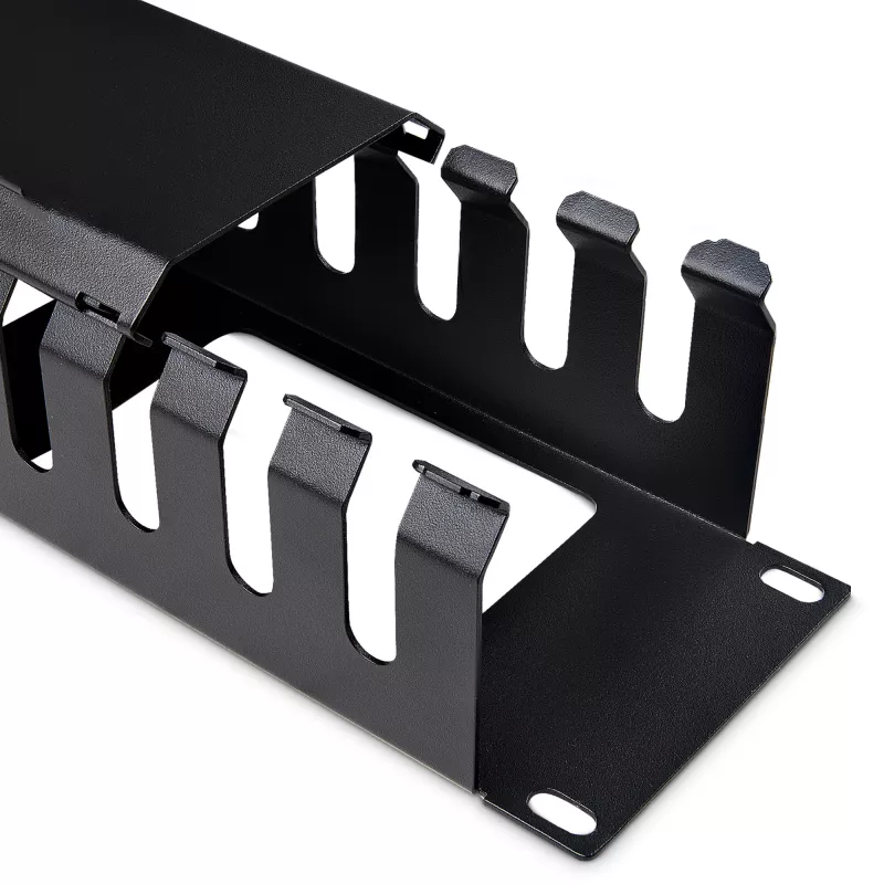 StarTech.com Horizontales 2U-Serverrack-Kabelmanagement-Fingerkanal mit Abdeckung – 19-Zoll-Netzwerkrack-Kabelkanalplatte – Geschlitzter Kabelkanal