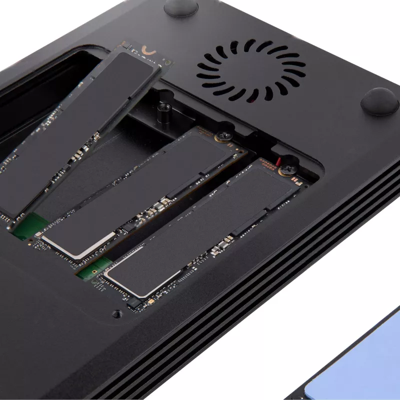 StarTech.com 4 Bay Thunderbolt 3 NVMe Gehäuse, Für M.2 NVMe SSD Laufwerke, 1x DisplayPort Video/ 2x TB3 Downstream Ports, 40 Gbit/s, 72W Netzteil, Externes Festplattengehäuse