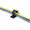 StarTech.com 100 selbstklebende Kabelmanagement-Clips Schwarz – Netzwerk/Ethernet/Bürotisch/Computerkabel-Organizer – Klebende Kabel-/Leitungshalter – Nylon-Selbstklebeclip UL/94V-2 feuerbeständig