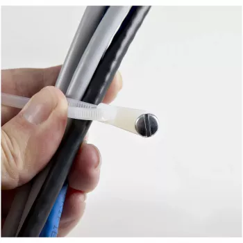 StarTech.com 8 Zoll (20 cm) Kabelbinder mit Montageloch – 1/8 Zoll (4 mm) breit, 2 Zoll (52 mm) Bündeldurchmesser, 50 lb (22 kg) Zugfestigkeit, selbstsichernde Nylon-66-Kabelbinder mit Schraubloch, UL-gelistet, 100er-Pack
