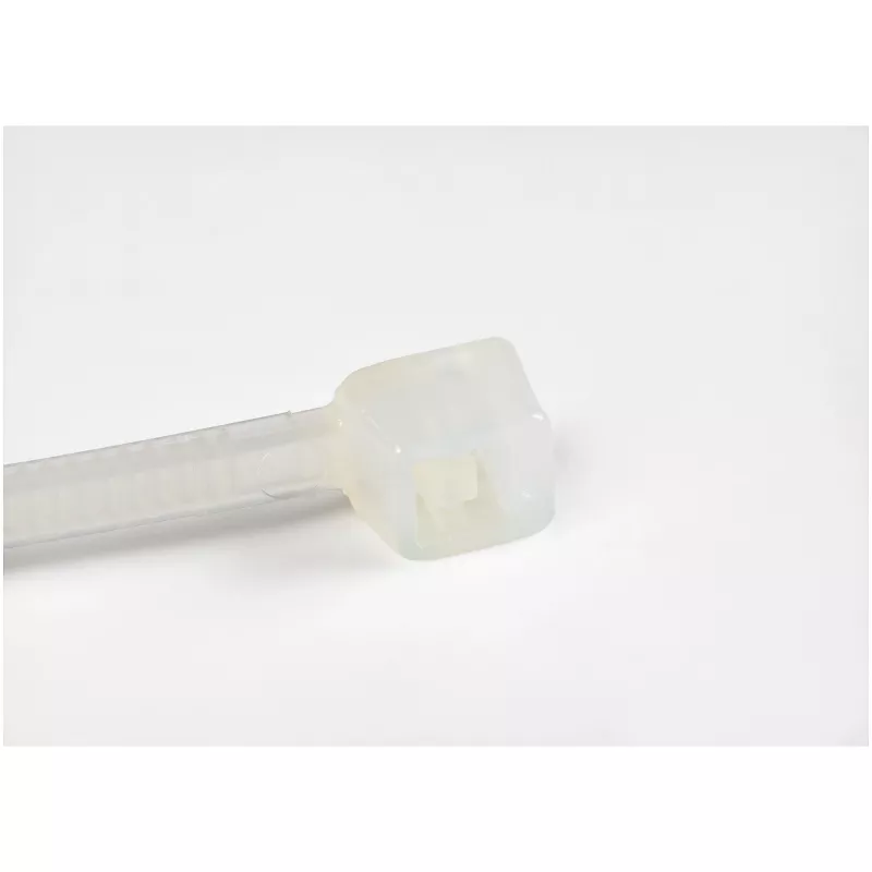 StarTech.com 4 Zoll (10 cm) Kabelbinder – 1/16 Zoll (2 mm) breit, 7/8 Zoll (22 mm) Bündeldurchmesser, 18 lb (8 kg) Zugfestigkeit, selbstverriegelnde Nylon-Kabelbinder mit gebogener Spitze – 94V-2/UL-gelistet, 100er-Pack – Weiß