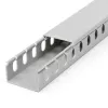 StarTech.com Kabelkanal mit offenen Schlitzen und Abdeckung, 38 mm (1-1/2 Zoll) B x 25 mm (1 Zoll) H – 2 m (6,5 Fuß) Länge – 8 mm (1/4 Zoll) Schlitze, PVC-Netzwerkkabelversteck/Wandkabelkanal, max. 20 Kabel, UL-gelistet
