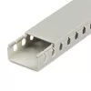 StarTech.com Kabelkanal mit offenen Schlitzen und Abdeckung, 2 Zoll (50 mm) B x 1 Zoll (25 mm) H – 2 m Länge – 8 mm Schlitze, PVC-Netzwerkkabelversteck/Wandkabelkanal, max. 25 Kabel, UL-gelistet