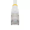 StarTech.com 1m CAT6a Ethernet-Kabel – Weiß – Low Smoke Zero Halogen (LSZH) – 10GbE 500MHz 100W PoE++ Snagless RJ-45 mit Zugentlastung S/FTP Netzwerk-Patchkabel