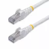StarTech.com 1m Weiß CAT8 Ethernet-Kabel, rastnasenfreier RJ45, 25G/40G, 2000MHz, 100W PoE++, S/FTP, 26AWG reiner blanker Kupferdraht, LSZH, geschirmtes Netzwerk-Patchkabel mit Zugentlastungen, einzeln getestet