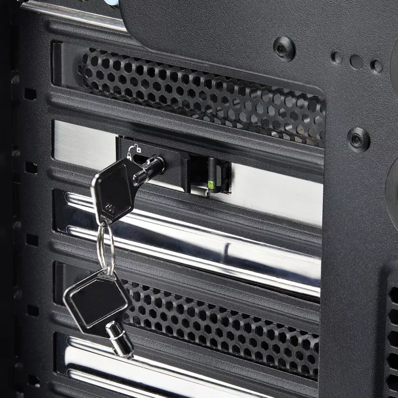 StarTech.com M.2 NVMe SSD zu PCIe x4 Mobile Rack/Backplane mit herausnehmbarem Einschub für PCI Express Erweiterungssteckplatz, werkzeuglose Installation, PCIe 4.0/3.0 Hot-Swap-Laufwerksschacht, Schlüsselschloss – 2 Schlüssel enthalten