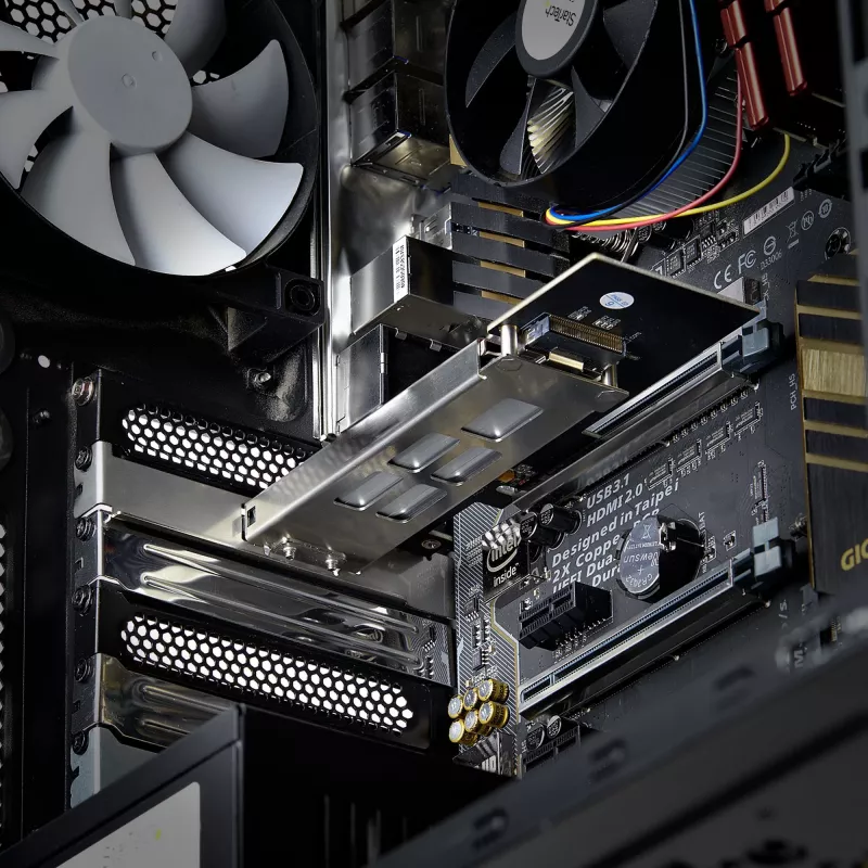 StarTech.com M.2 NVMe SSD zu PCIe x4 Mobile Rack/Backplane mit herausnehmbarem Einschub für PCI Express Erweiterungssteckplatz, werkzeuglose Installation, PCIe 4.0/3.0 Hot-Swap-Laufwerksschacht, Schlüsselschloss – 2 Schlüssel enthalten