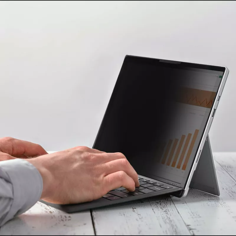 StarTech.com 4-Wege 12.4 Zoll Surface Laptop Go 1/2/3 Blickschutzfilter, Hoch-/Querformat, Touch-fähig, +/- 30° Blickwinkel, Blaulichtreduzierung, matte Oberfläche