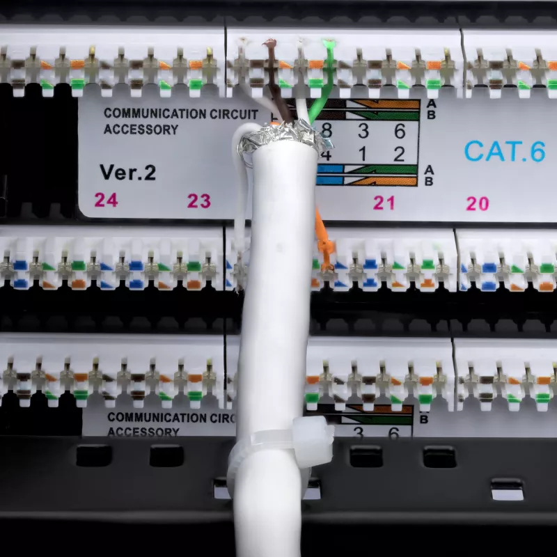 StarTech.com 48-Port 2U Rackmount Cat6 Patchpanel, RJ45, UTP, 110 Punch-Down, Cat 6 Ethernet Patchpanel für Netzwerk-Server-Rack