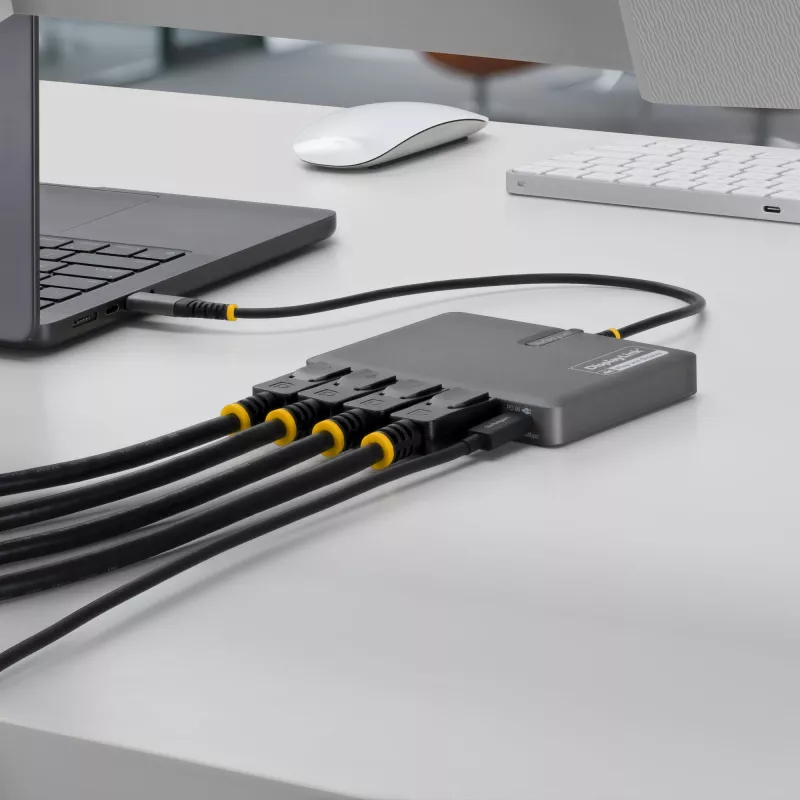 StarTech.com USB-C auf Quad-Monitor Workstation Adapter, 4K 60Hz DisplayPort, 140W PD Passthrough für Laptop-Ladung, USB-Anschluss für kabellose Tastatur / Maus, TAA