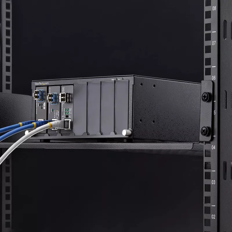 StarTech.com 7-Slot Unmanaged Media Converter Chassis für MCM Media Converter Serie, volle Leistungsisolierung, aktive Kühlung, 10-Zoll-Rackmount, TAA-konform