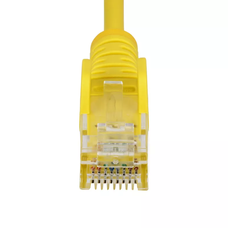 StarTech.com 2,5 m Gelb schlank CAT6 Ethernet-Kabel, rastnasenschutz, 100 W PoE, UTP, LSZH, 28AWG reiner blanker Kupferdraht, schlank RJ45 Netzwerk-Patchkabel mit Zugentlastung, einzeln geprüft