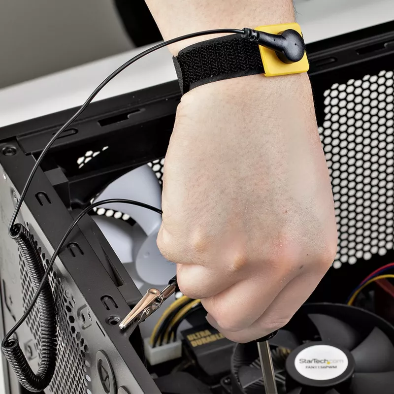 StarTech.com Antistatisches Armband mit Erdungskabel, ESD-sicheres Band mit 1,5 m abnehmbarem Kabel, verhindert elektrostatische Entladung, verstellbare Passform, TAA