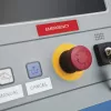 DYMO Rhino Industrie-Vinyletiketten | 12 mm x 5,5 m | Weißer Druck auf Rot | Selbstklebend | für LabelManager & Rhino Etikettendrucker
