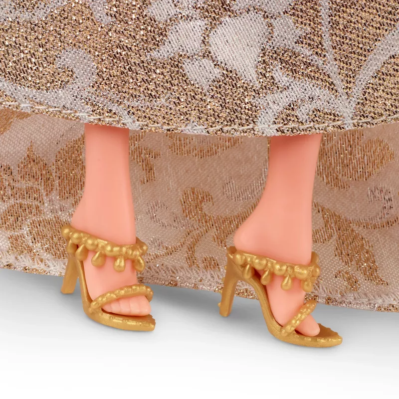 Barbie Signature 2025 Holiday Fashion Puppe, Saisonale Sammlerpuppe, Blond mit silbernem und goldenem Kleid
