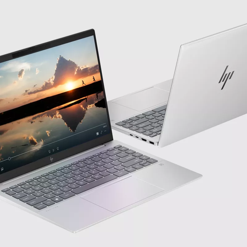 HP Pavilion Plus 14-ew1006na Intel Core Ultra 5 125H Laptop 35,6 cm (14 Zoll) WQXGA 16 GB LPDDR5x-SDRAM 512 GB SSD Wi-Fi 6E (802.11ax) Windows 11 Home AI PC Silber (generalüberholt)