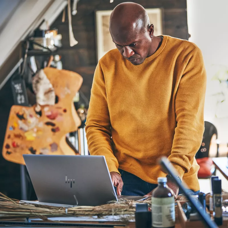 HP ZBook Studio G11 Intel Core Ultra 7 155H 40,6 cm (16 Zoll) WUXGA 32 GB DDR5-SDRAM NVIDIA RTX 2000 Ada Wi-Fi 7 (802.11be) Windows 11 Pro AI Workstation, AI PC