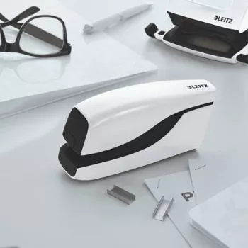 Leitz NeXXt Heftgerät batteriebetrieben WOW 5566, 10 Blatt, Frontlademechanik, 1 cm, Kunststoff, Weiß, Batterie