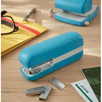 Leitz Cosy Heftgerät 30 Blatt, 30 Blatt, Blau, Standardheftung, 26/6, Metall, Kunststoff, 80 g/m²
