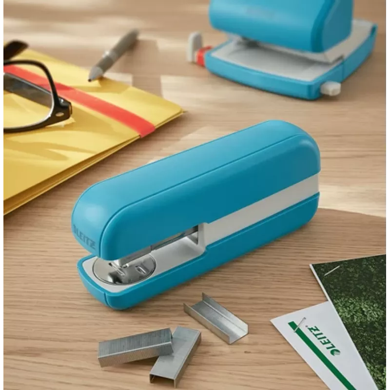 Leitz Cosy Heftgerät 30 Blatt, 30 Blatt, Blau, Standardheftung, 26/6, Metall, Kunststoff, 80 g/m²