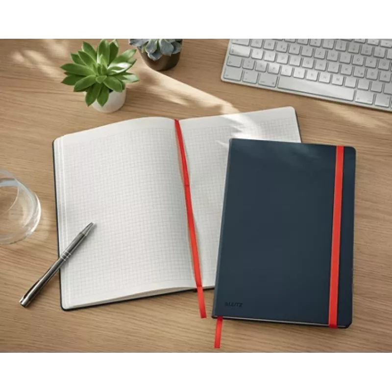 Leitz Cosy Notizbuch Soft Touch kariert mit Hardcover, monochromatisch, Schwarz, B5, 80 Blatt, Matt, 100 g/m²