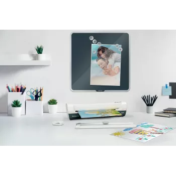 Leitz iLAM Home 4-in-1 A4 Laminiergerät-Set, 24 cm, Heißlaminiergerät, 300 mm/min, 0,4 mm, A4, 100 µm
