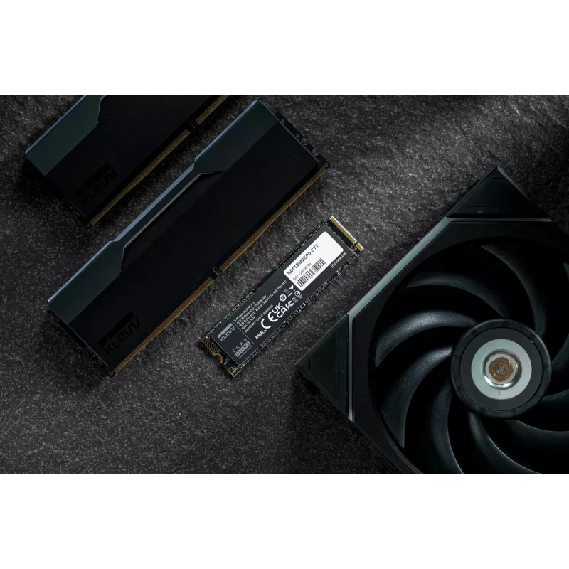 Klevv CRAS C715 512 GB M.2 PCI Express 3.0 NVMe 3D TLC NAND
