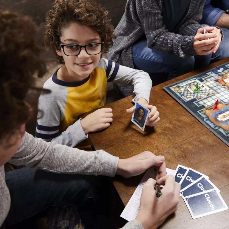 Hasbro Gaming Cluedo 45 min Brettspiel Detektiv