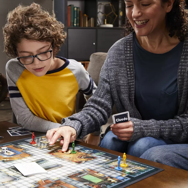 Hasbro Gaming Cluedo 45 min Brettspiel Detektiv
