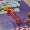 Monopoly Knockout Familienspiel, schnelle Brettspiele für Alter 8+, 2–8 Spieler, 20 Min.