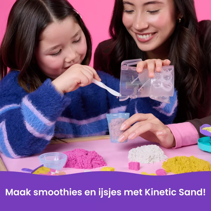 Kinetic Sand, Smoothie-Mixer-Spielset, Osternest-Füller, enthält 14 oz formbaren Spielsand, Werkzeuge und Eis-am-Stiel-Form, Spiellebensmittel-Spielzeug