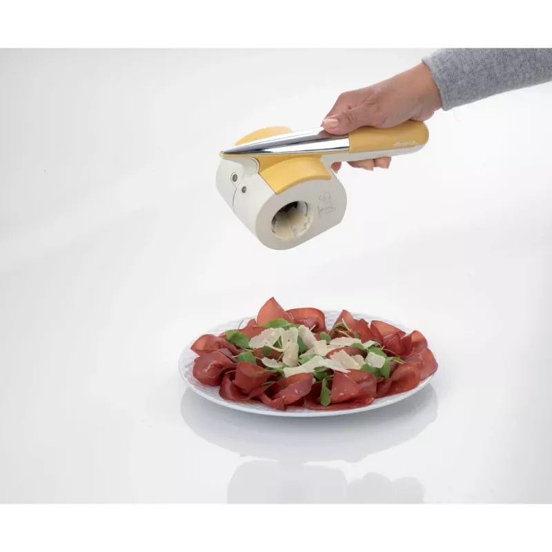Ariete 457 Gratì Waterproof – Wasserdichte elektrische Reibe – Kabellos – Unter fließendem Wasser abwaschbar – 2 Edelstahlwalzen – Weiß und Gelb