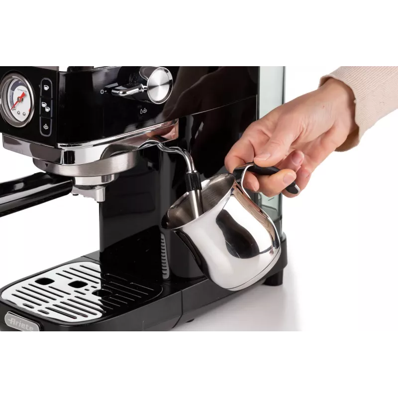 Ariete 1381 Kaffeemaschine mit Manometer, geeignet für Kaffeepulver und ESE-Pads, 1300 W, 1,1 l Wassertank, 15 bar Druck, Filter für ½ Tasse, Cappuccino-Düse, Schwarz