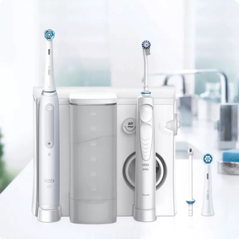 Oral-B iO4 & OxyJet Mundpflegecenter, weiß