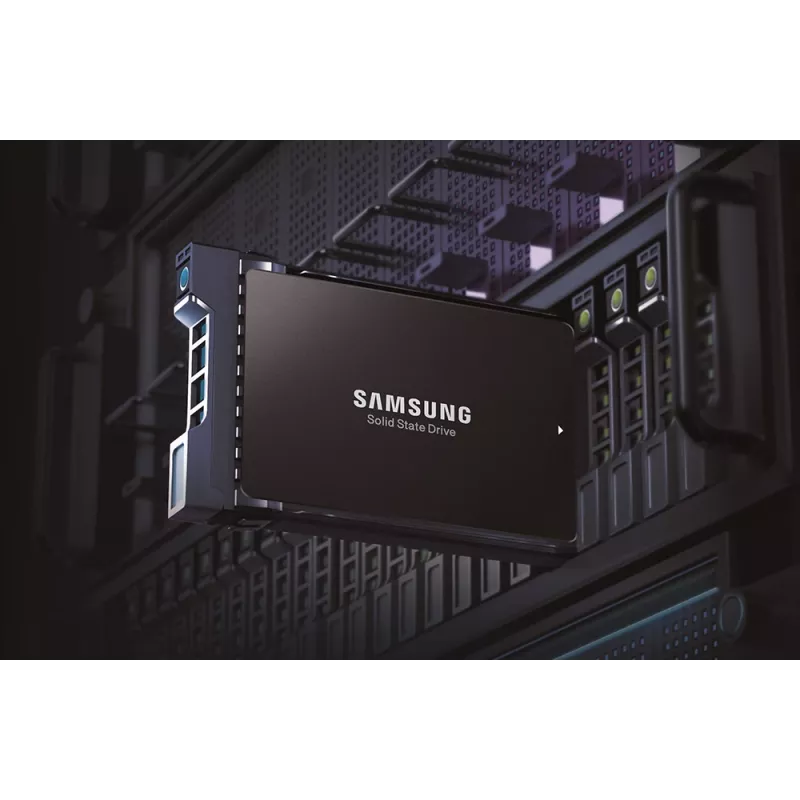 2,5-Zoll-PCIe-3.0-NVMe-SSD Samsung MZ-QLB7T6B0 7,68 TB — Lesen 3000 MB/s, Schreiben 2200 MB/s