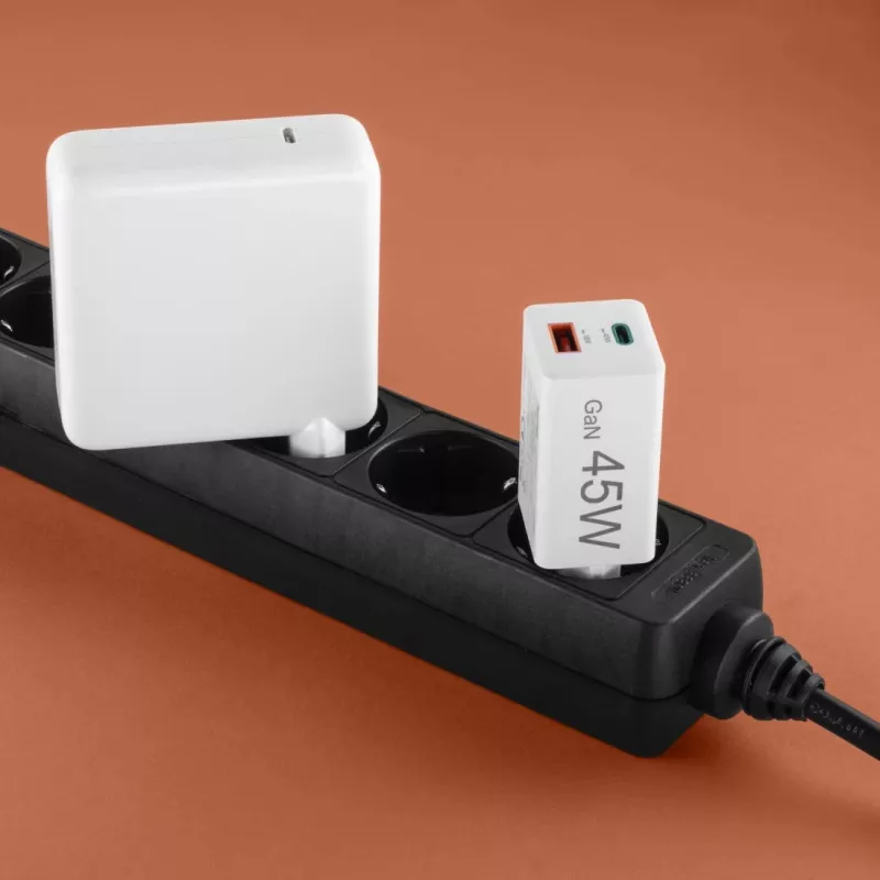 Hama 00125141 mobiles Ladegerät Universal Weiß AC Schnellladung Innenbereich