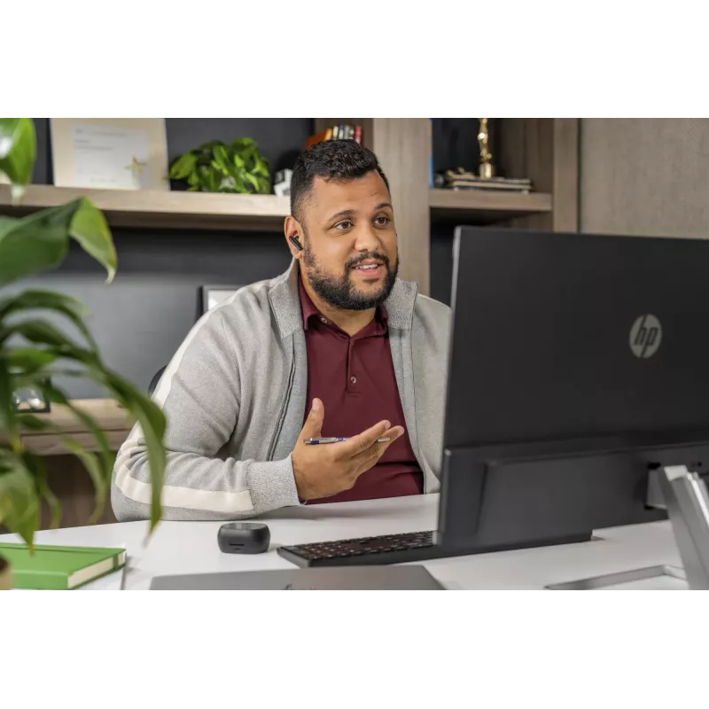 HP Poly Voyager Free 60+M UC Carbon Schwarz Earbuds +BT700 USB-C Adapter +Touchscreen-Ladecase