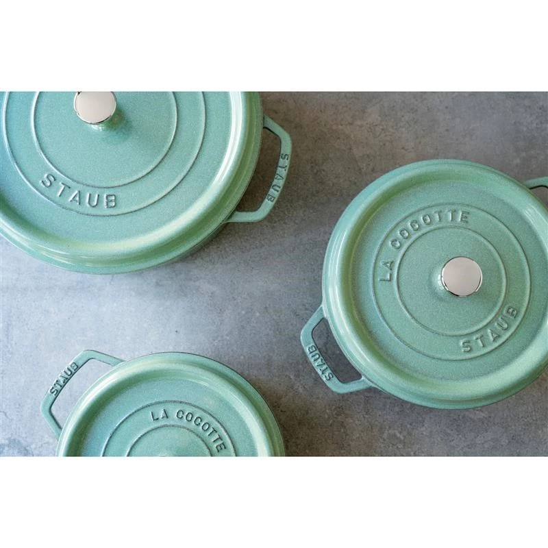Staub Runder Gusseisen-Schmortopf 5,2 L, Minze – La Cocotte 26 cm