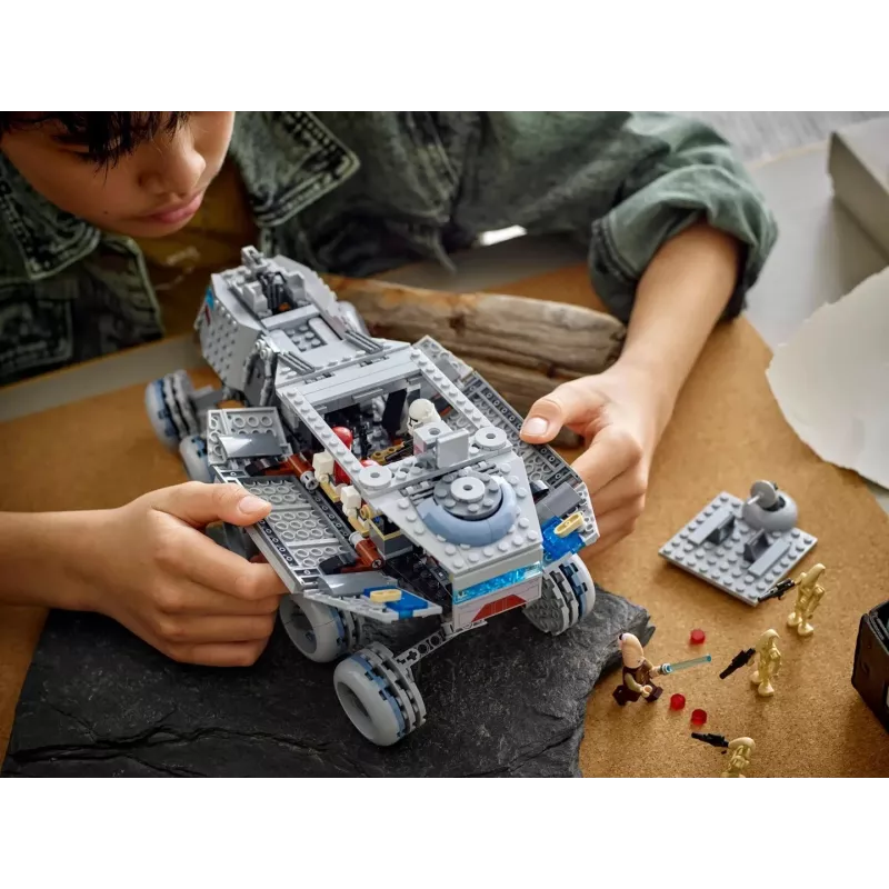 LEGO STAR WARS 75413 Republic Juggernaut