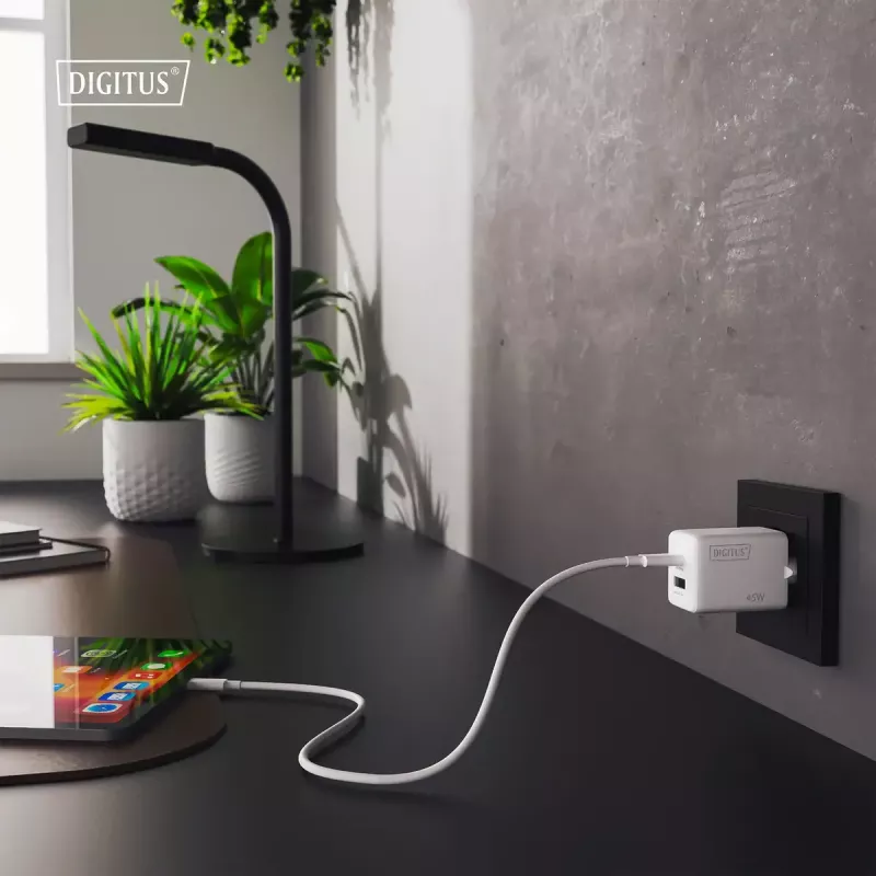 Wandladegerät DIGITUS USB GaN 45W — 1× USB-C, 1× USB-A, Eingang 100–240V, Weiß