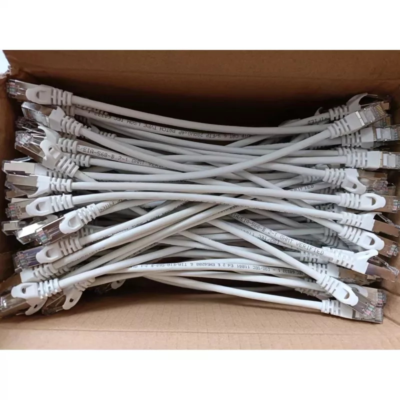 Patchkabel Equip Cat.6 S/FTP RJ-45 0,25 m Weiß