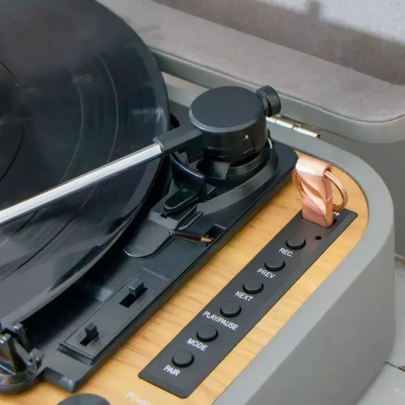 Plattenspieler Koffer Lenco TT-116GR tragbarer Vinyl-Player mit Bluetooth 5.0, USB, AUX, eingebaute Lautsprecher, 4W, unterstützt 7/10/12-Zoll Schallplatten