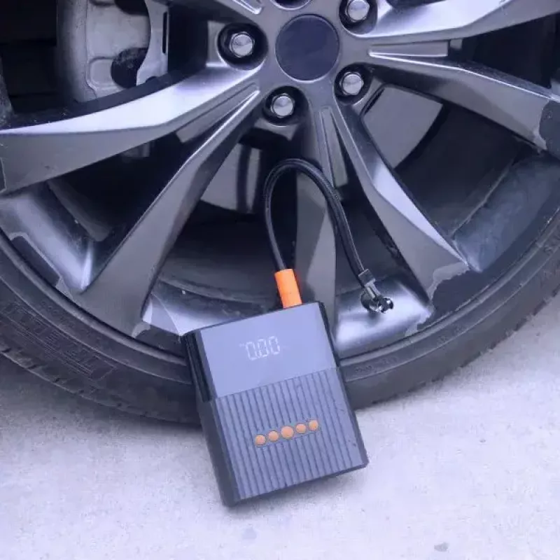 4smarts Fahrzeug-Starthilfe 456312 — 300 A Startstrom, 2 A Ausgang, 16,6 V Batterie, Schwarz