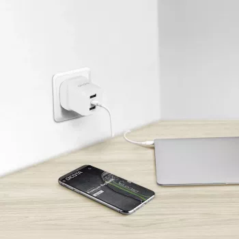 Dicota Netzteil - kompakt, Laptop - 32 Watt - 3 A - 3 Ausgangsports (USB-C, 2 x USB)