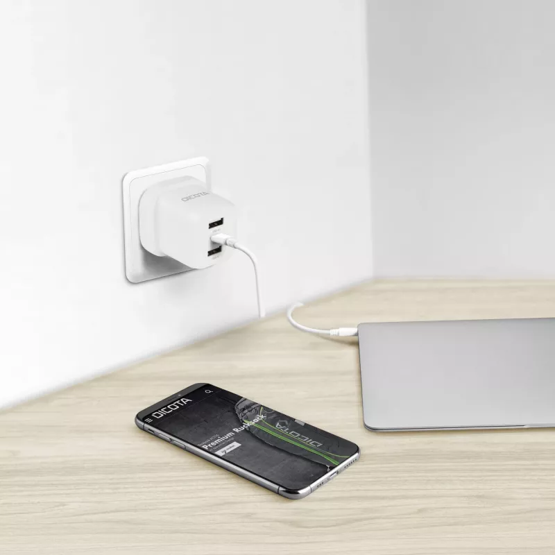 Dicota Netzteil - kompakt, Laptop - 32 Watt - 3 A - 3 Ausgangsports (USB-C, 2 x USB)
