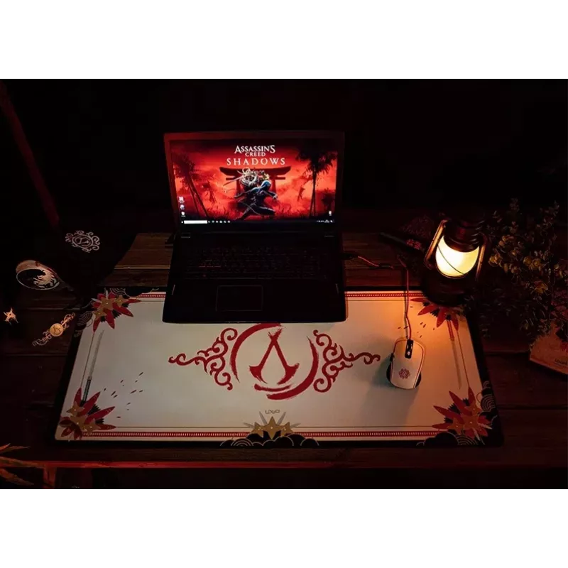 Lexip X Ubisoft - Assassin's Creed - Shadows XXL Mauspad, Schwarz, Gold, Rot, Weiß, Bild, rutschfeste Basis, Gaming-Mauspad