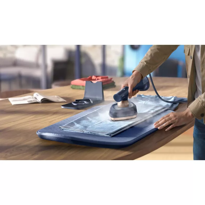 Dampfbügeleisen Philips GC213/50 mit SteamGlide Plus-Bügelsohle, 1800 W, 2,5 m Kabel, StyleMat inklusive